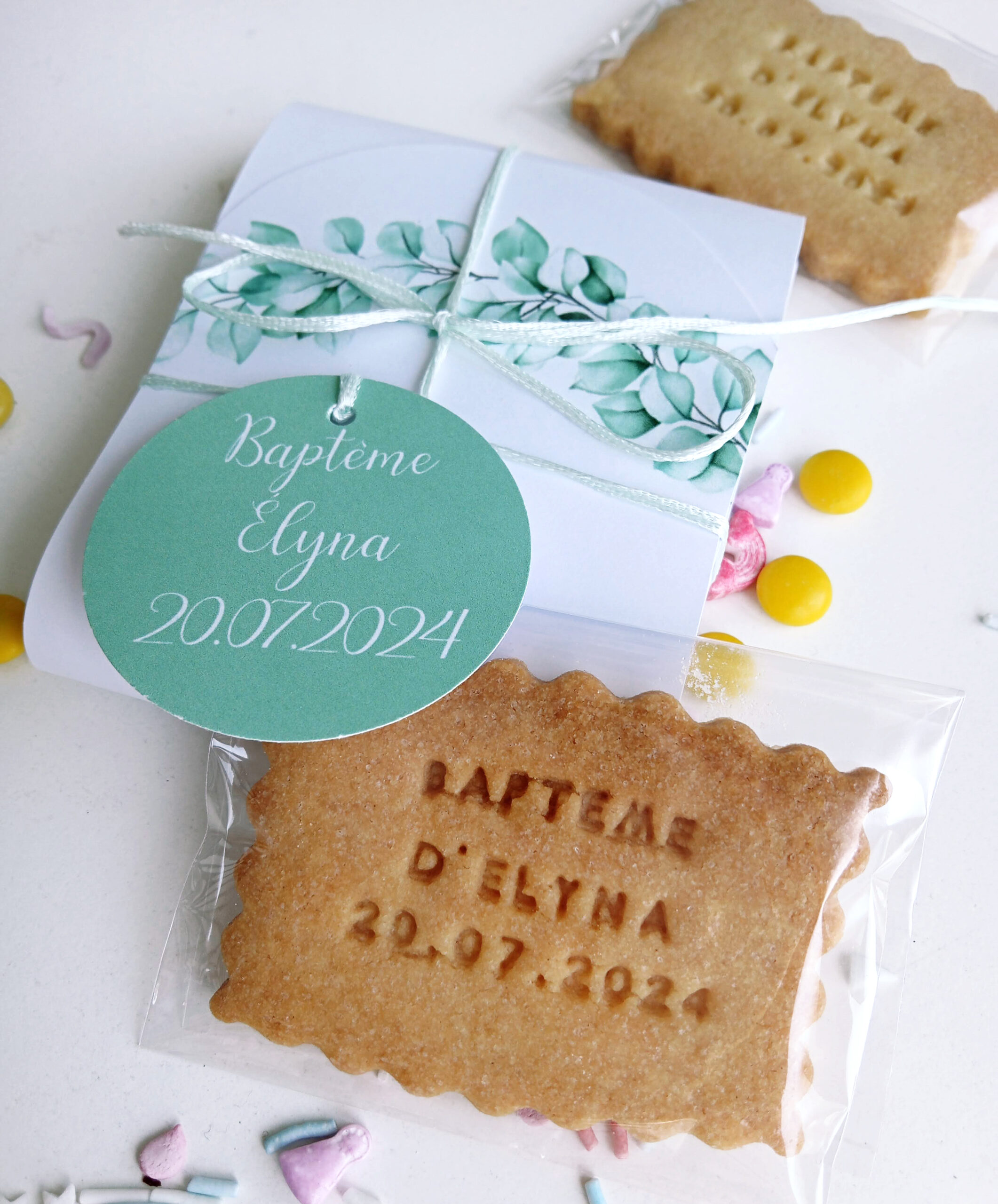 boite-personnalise-biscuit-personnalise-bapteme-eucalyptus