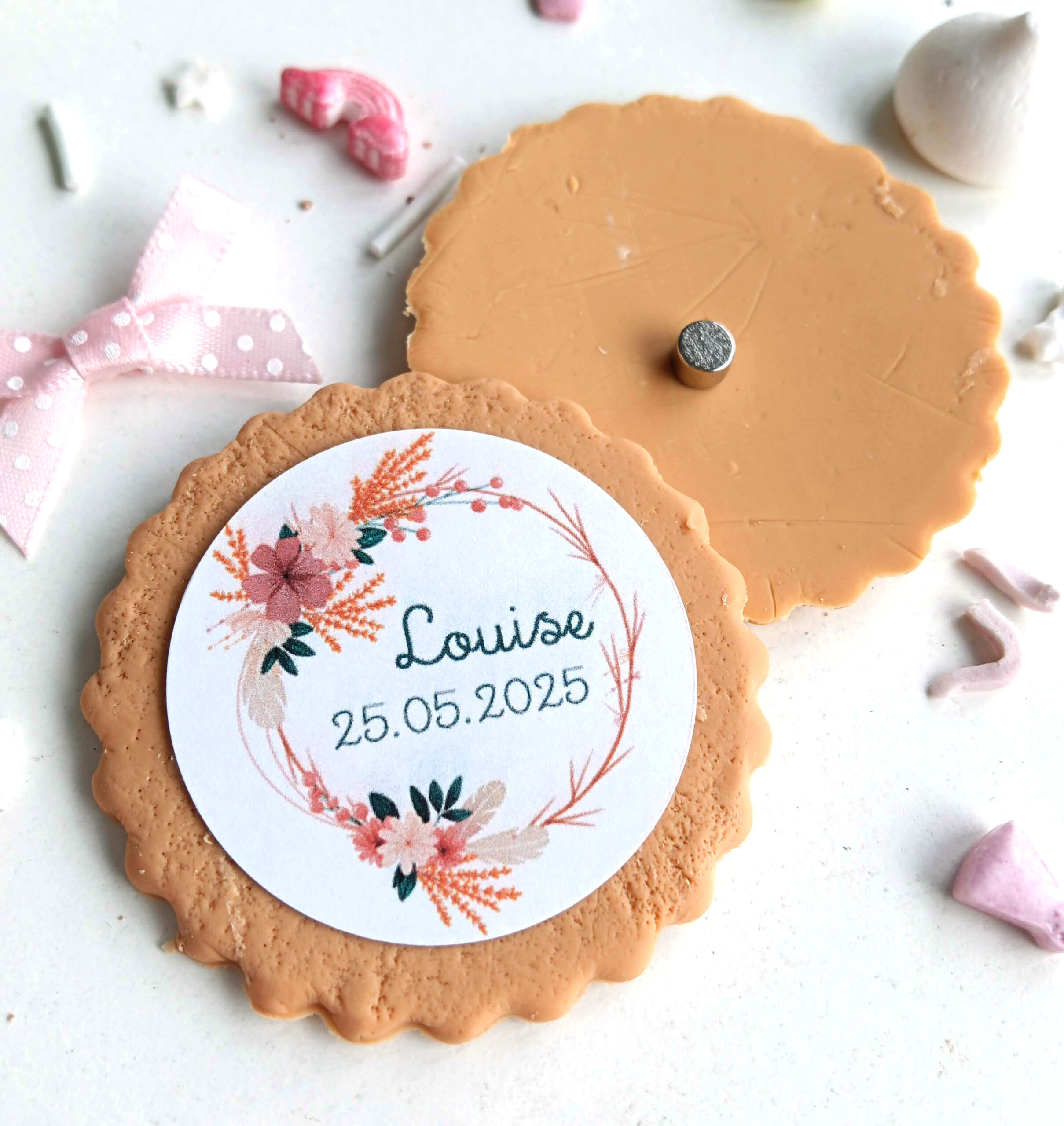 magnet-biscuit-theme-bapteme-champetre-fleuri-saumon-terracotta