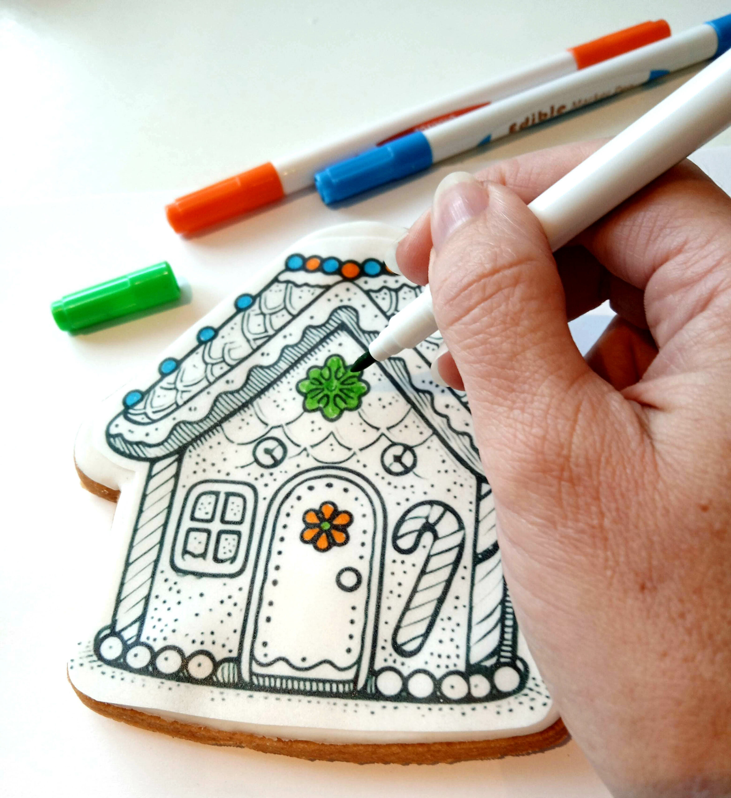 biscuit-sable-coloriage-noel-cadeau-enfant-gourmand-maison-pain-epice