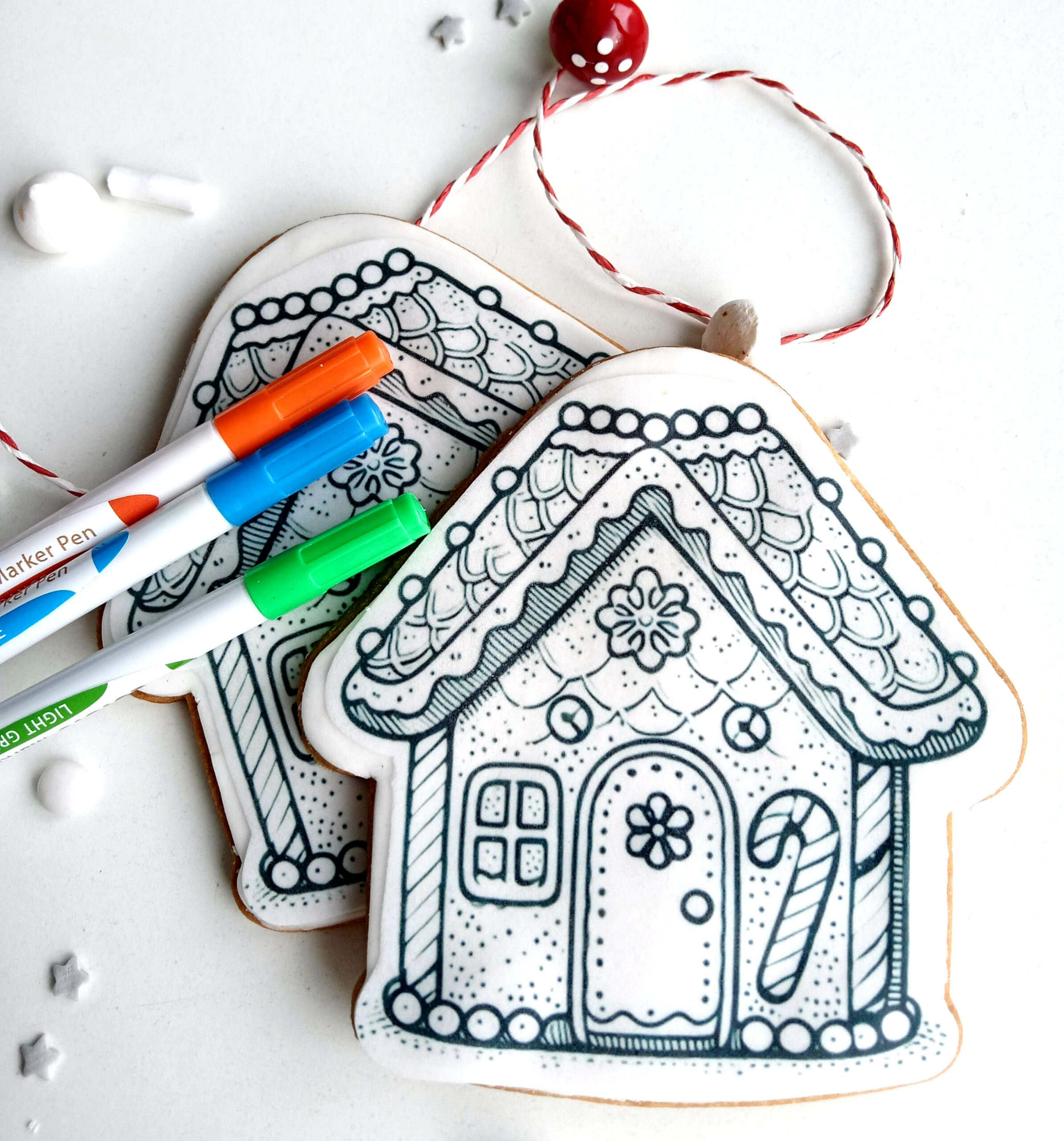 coloriage-biscuit-noel-geant-maison-pain-epice-idee-cadeau-enfant