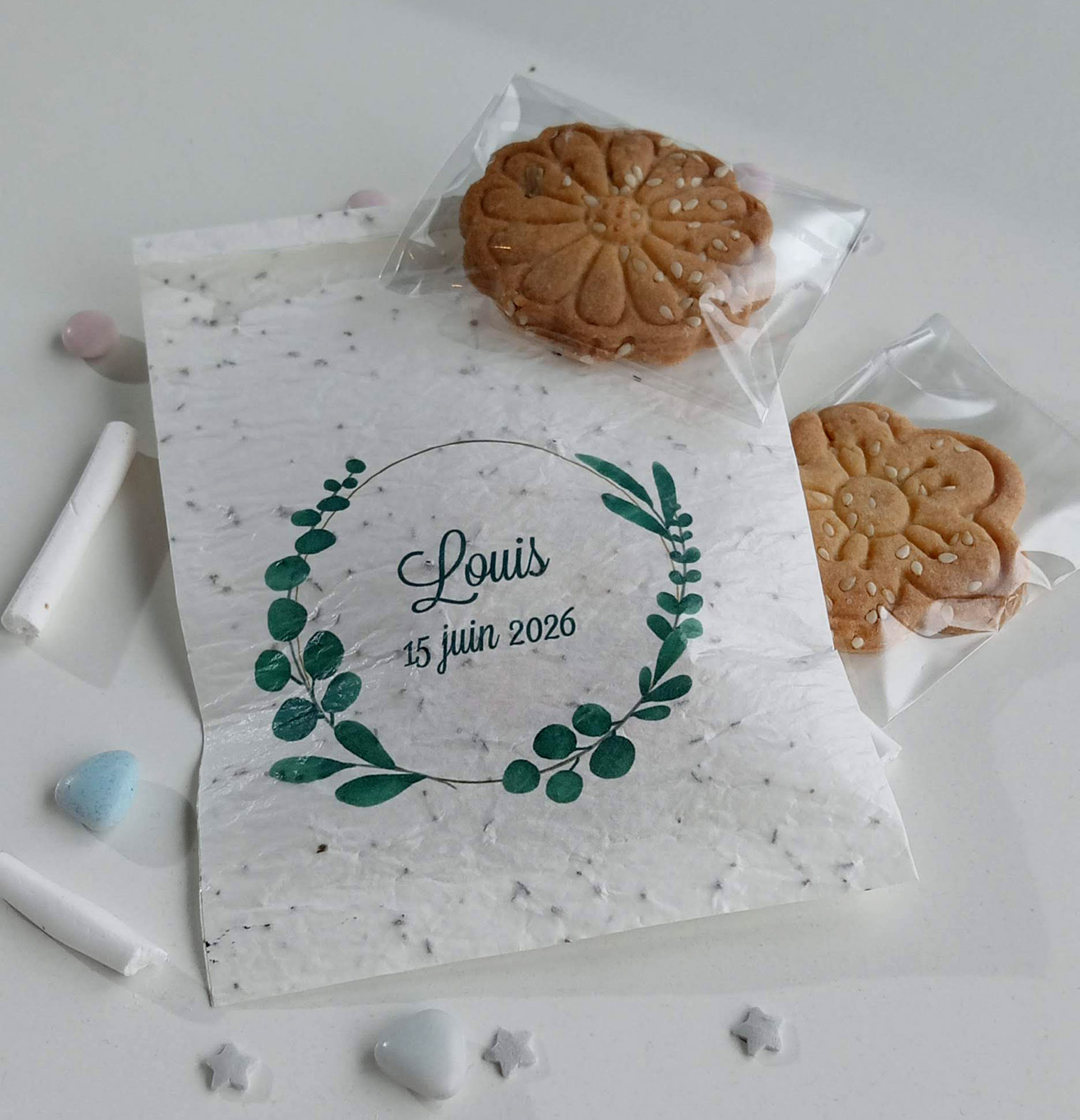 sachet-biscuit-bapteme-papier-a-planter-encemence-theme-couronne-eucalyptus-cadeau-invite