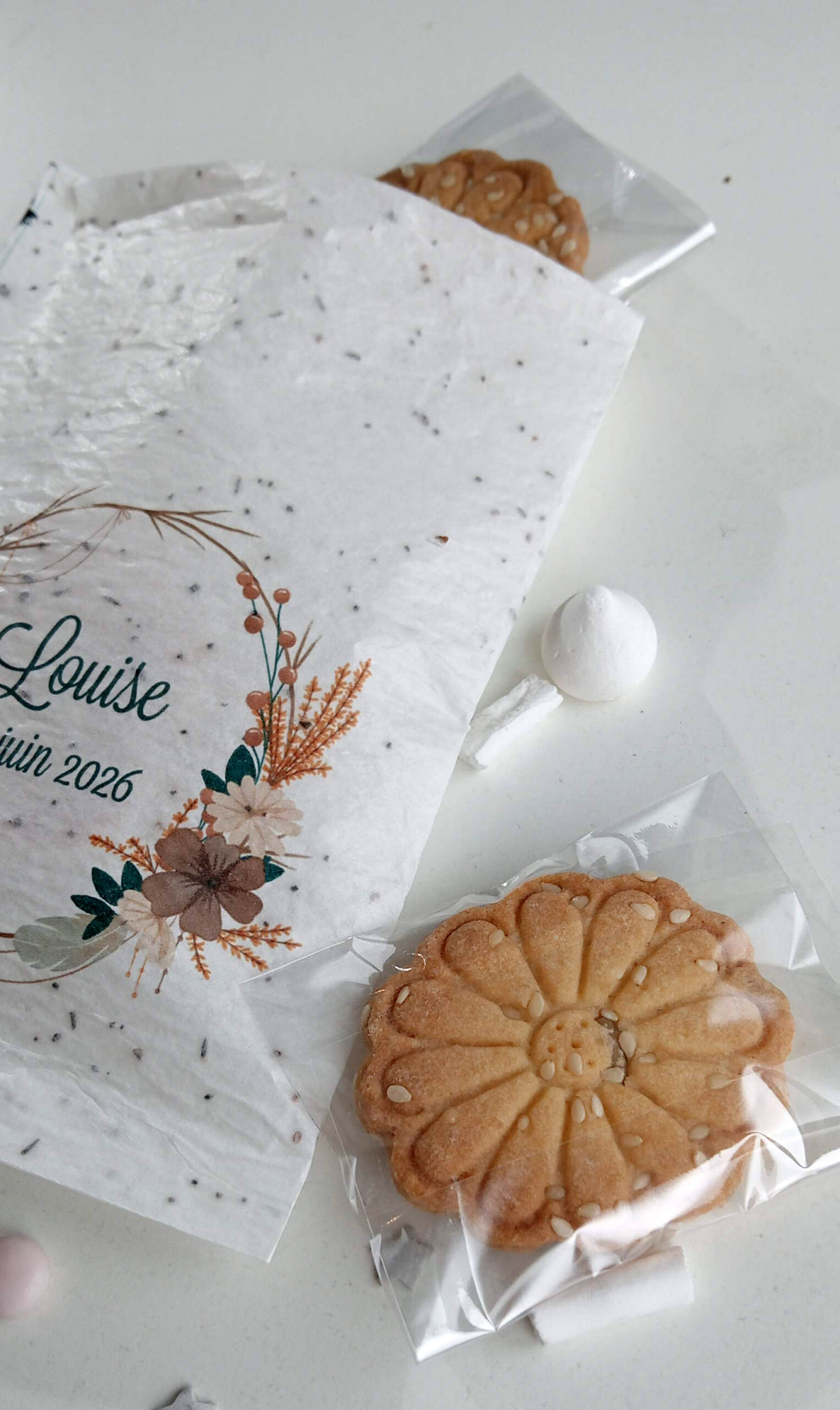 sachet-biscuit-bapteme-papier-plante-encemence-theme-couronne-fleur-original-cadeau-invite